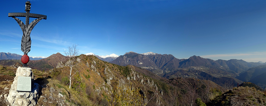 Vista dalla Croce del Pizzo Rabbioso verso la Val Serina
